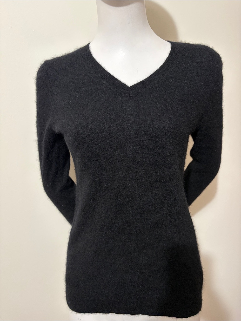 Charter Club Classic Black V-Neck Women's 100% Cashmere Sweater Size M